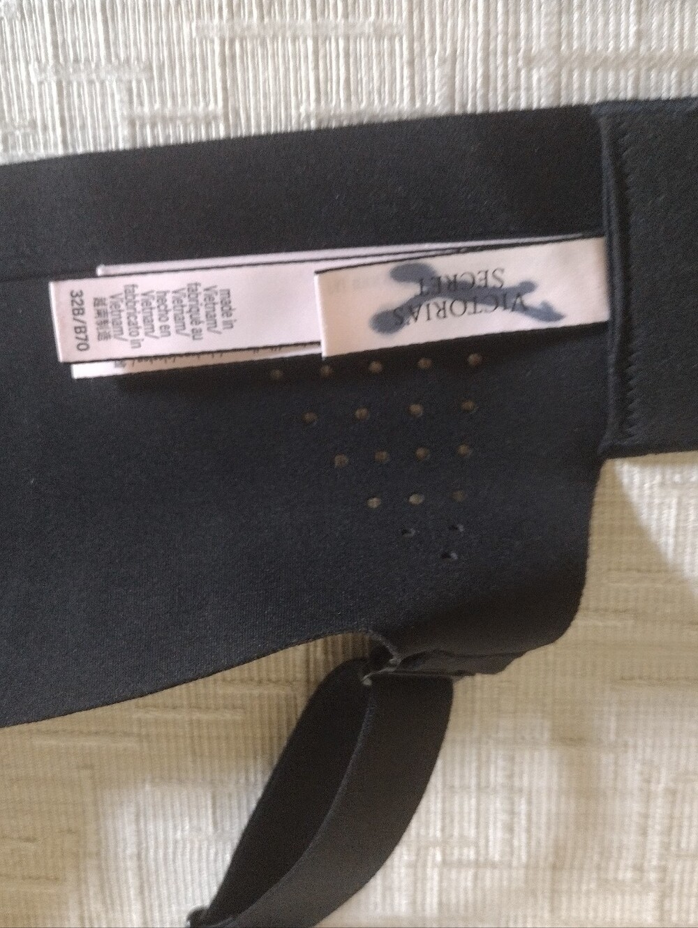 VICTORIA'S SECRET VSX FEATHERWEIGHT MAX WIREFREE SPORTS BRA BLACK SZ 32B NWOT - Picture 6 of 6